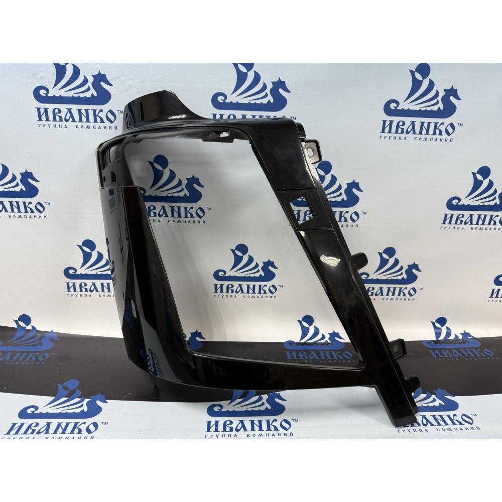 ОБЛИЦОВКА ФАРЫ ПРАВОЙ VOLVO TRUCK FH 2013-2019