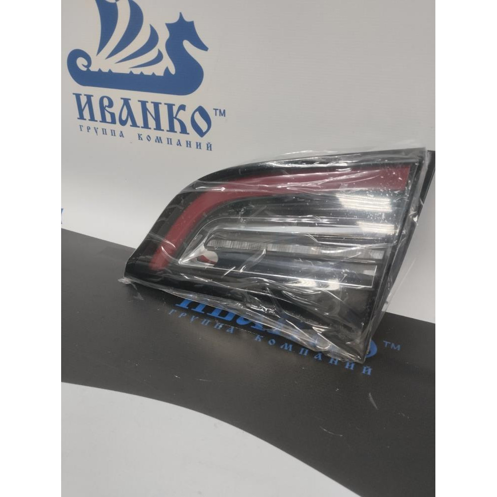 ФОНАРЬ КРЫШКИ БАГАЖНИКА ПРАВЫЙ TESLA MODEL 3
