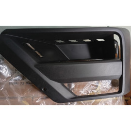 ЗАГЛУШКА(РЕШЕТКА)ПРОТИВОТУМАННОЙ ФАРЫ ЛЕВАЯ VOLKSWAGEN CRAFTER 2017