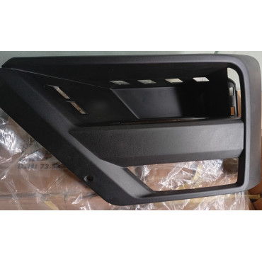 ЗАГЛУШКА(РЕШЕТКА)ПРОТИВОТУМАННОЙ ФАРЫ ЛЕВАЯ VOLKSWAGEN CRAFTER 2017