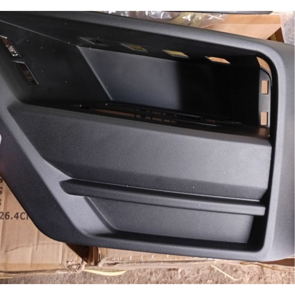 ЗАГЛУШКА(РЕШЕТКА)ПРОТИВОТУМАННОЙ ФАРЫ ЛЕВАЯ VOLKSWAGEN CRAFTER 2017