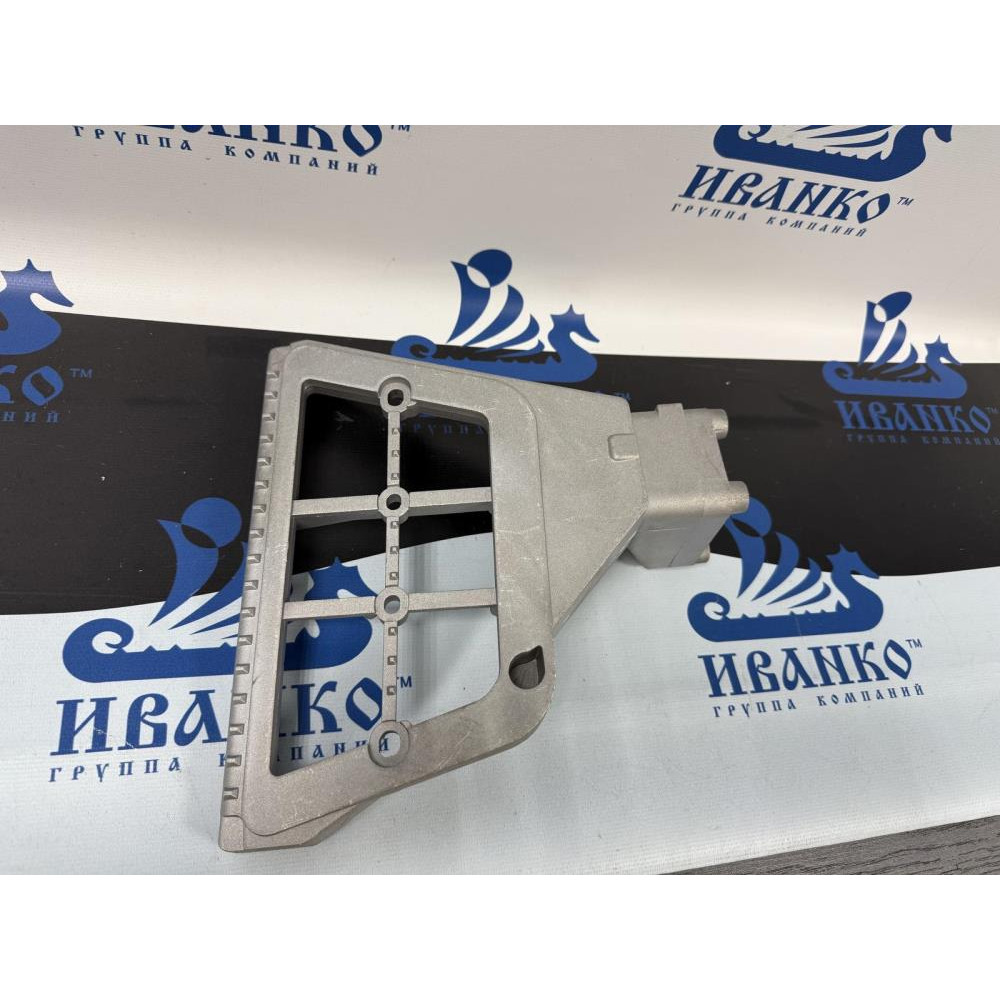 КРОНШТЕЙН ПОДНОЖКИ ЛЕВЫЙ DAF XF95, XF/105 (2002- 2011)