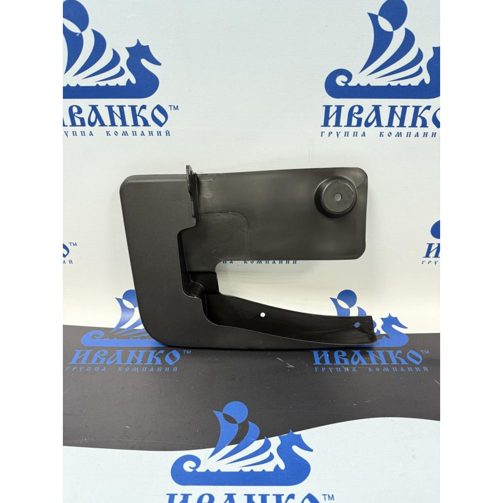 БРЫЗГОВИК ПЕРЕДНИЙ ПРАВЫЙ MERCEDES SPRINTER 2018