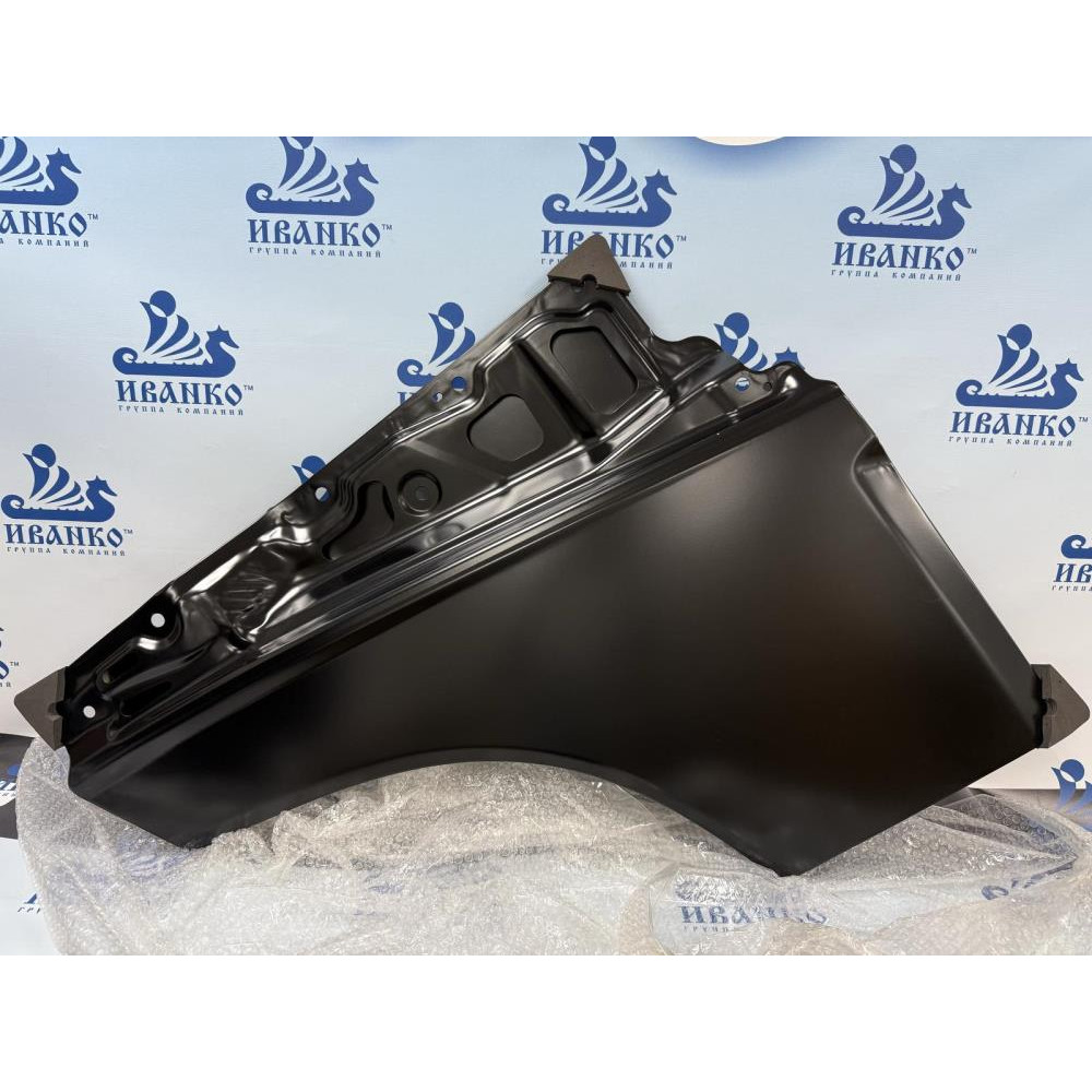 НАКЛАДКА ДВЕРИ ПЕРЕДНЕЙ ПРАВОЙ  VOLVO TRUCK FH С 2013-2019Г В