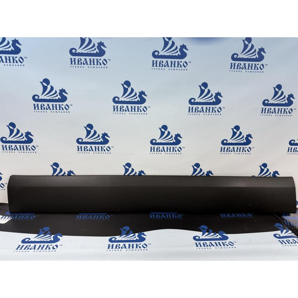 ЗАЩИТНАЯ НАКЛАДКА ПРАВАЯ 152*20CM MERCEDES SPRINTER 2006-2018