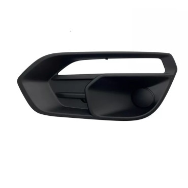 НАКЛАДКА ФАРЫ ПРОТИВОТУМАННОЙ ЛЕВАЯ (БЕЗ ОТВЕРСТИЯ) IVECO DAILY 2020