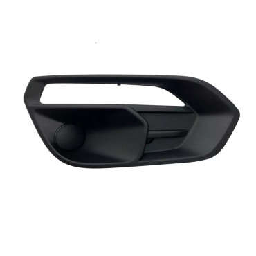 НАКЛАДКА ФАРЫ ПРОТИВОТУМАННОЙ ПРАВАЯ(БЕЗ ОТВЕРСТИЯ) IVECO DAILY 2020